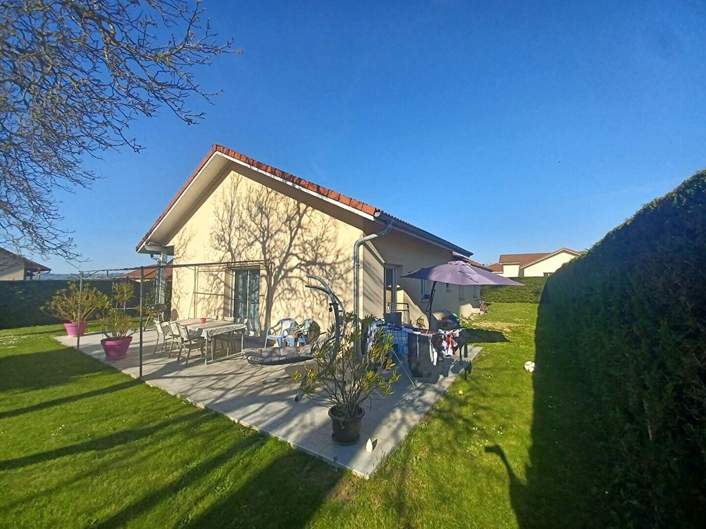 Achat maison à vendre 4 chambres 101 m² - Saint-Étienne-de-Saint-Geoirs