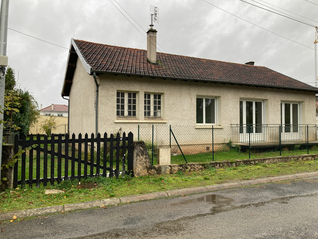 Achat maison à vendre 2 chambres 70 m² - Saint-Pantaléon-de-Larche