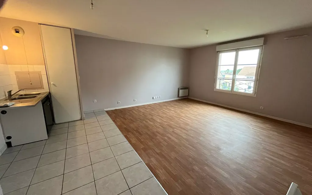 Achat appartement à vendre 2 pièces 57 m² - Corbeil-Essonnes