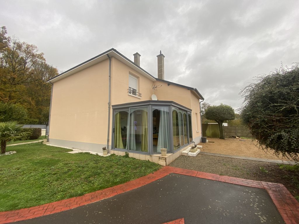 Achat maison à vendre 3 chambres 165 m² - La Chartre-sur-le-Loir