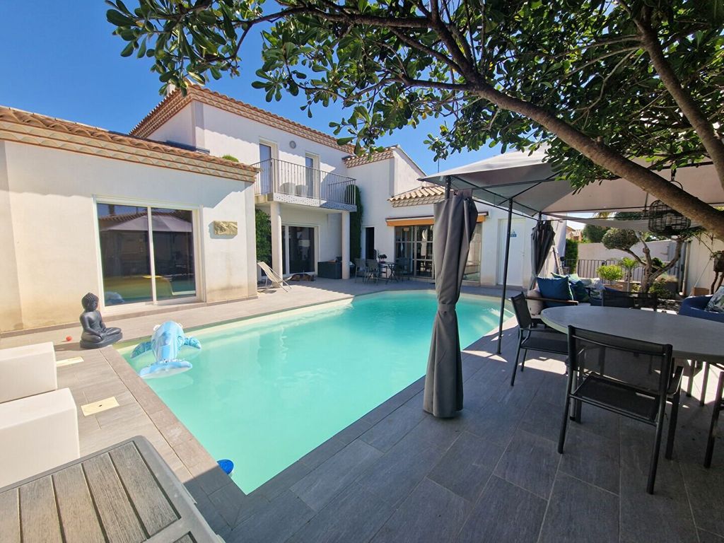 Achat maison à vendre 3 chambres 165 m² - Aigues-Mortes