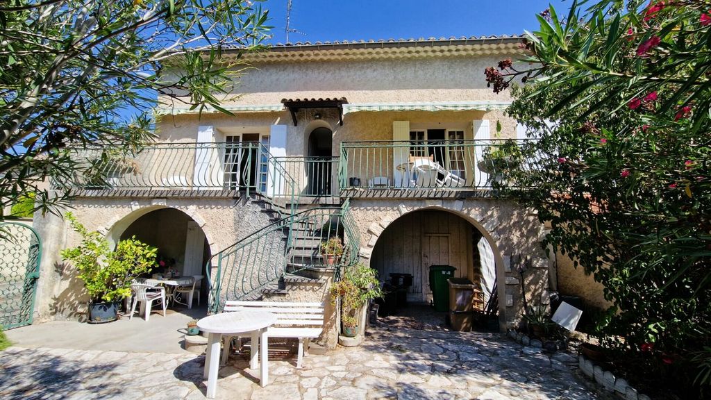 Achat maison à vendre 4 chambres 144 m² - Morières-lès-Avignon