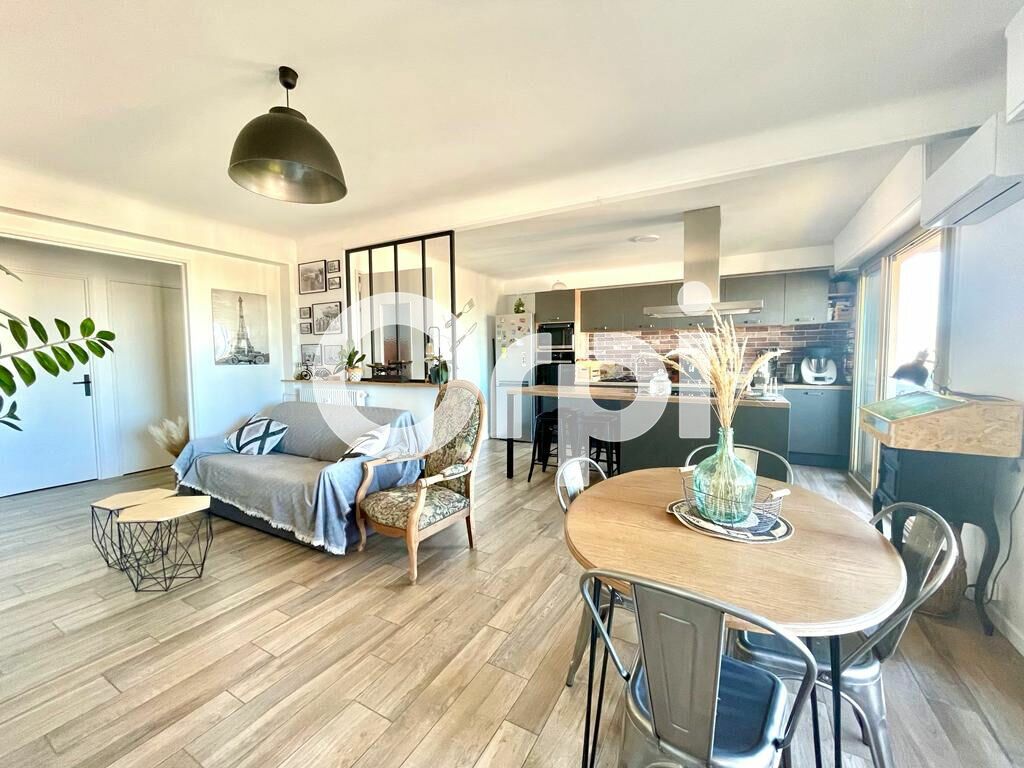 Achat appartement à vendre 3 pièces 71 m² - Saint-Laurent-du-Var