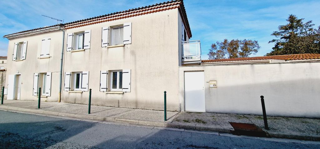 Achat maison à vendre 4 chambres 123 m² - Saint-Sulpice-de-Royan