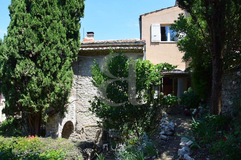 Achat maison à vendre 3 chambres 108 m² - Vaison-la-Romaine