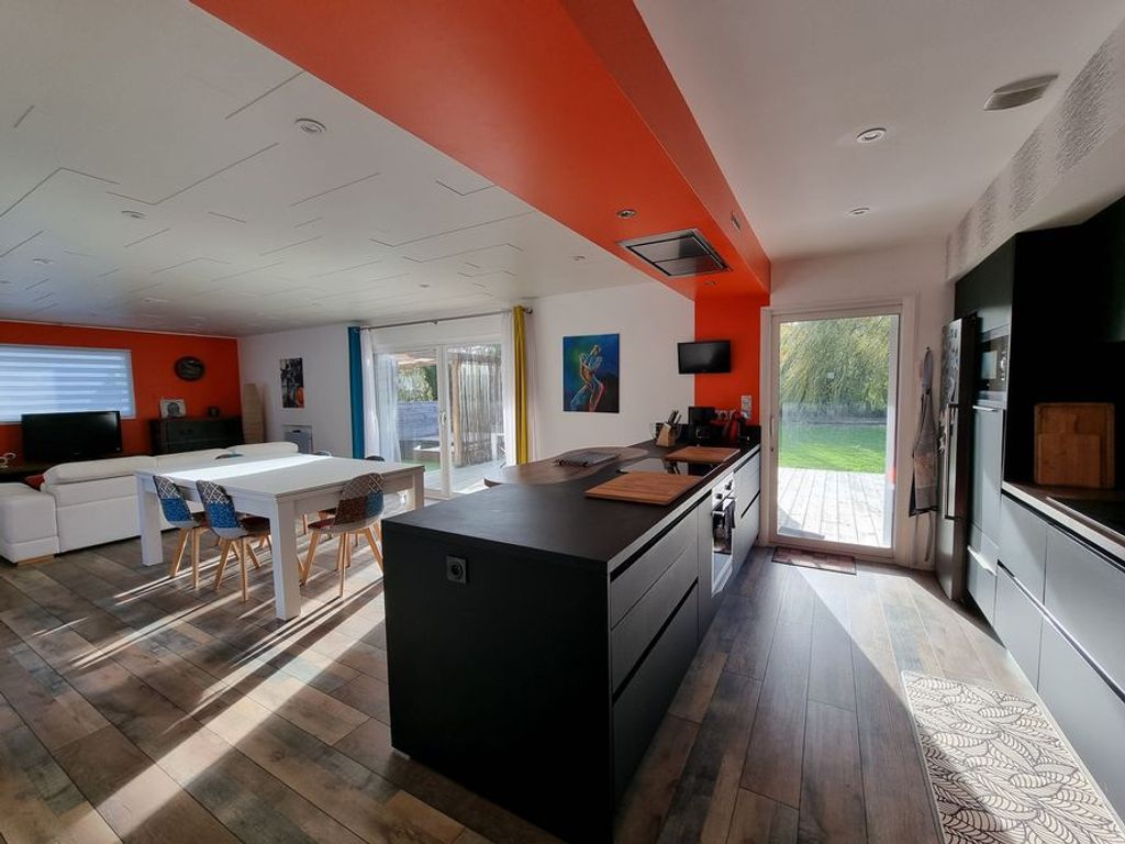 Achat maison à vendre 5 chambres 144 m² - Saint-Jean-de-Monts