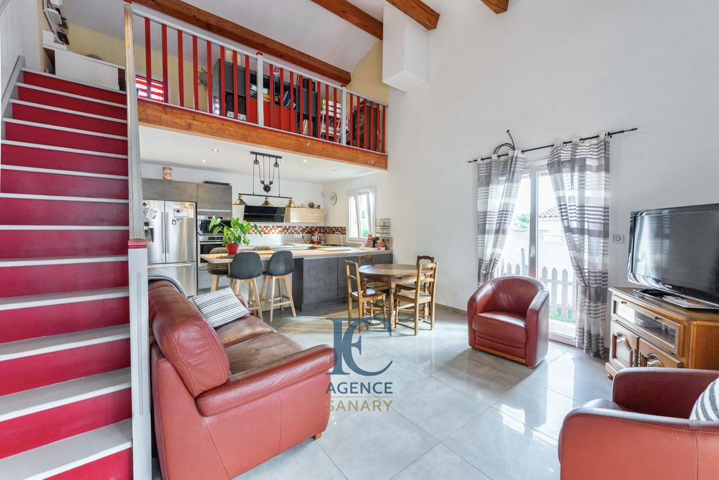 Achat maison à vendre 3 chambres 130 m² - Sanary-sur-Mer