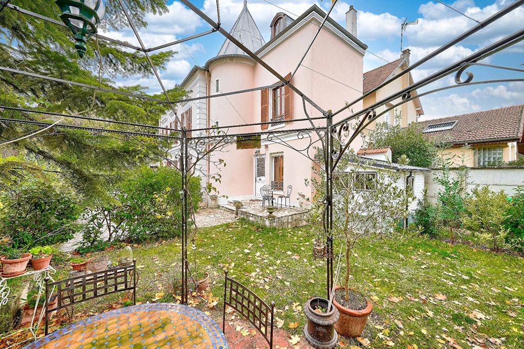Achat maison à vendre 5 chambres 178 m² - Saint-Maur-des-Fossés