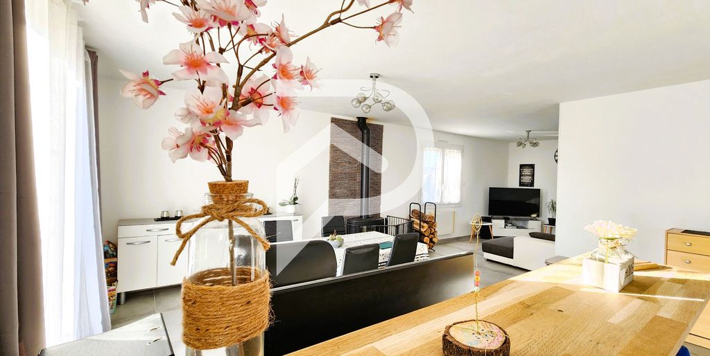 Achat maison à vendre 3 chambres 95 m² - Poitiers