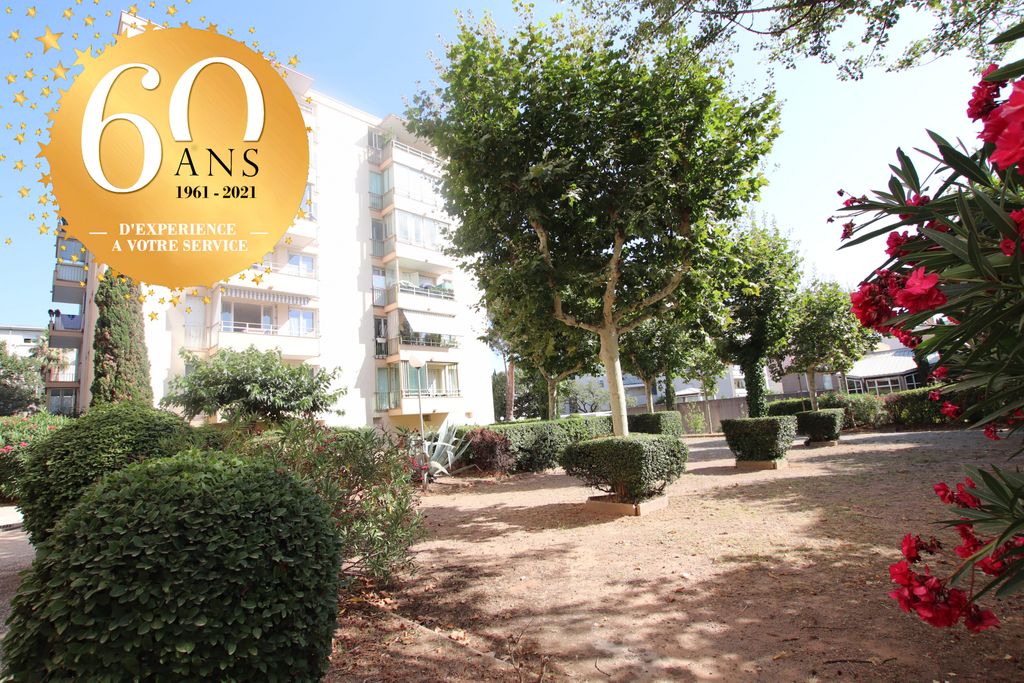 Achat appartement à vendre 2 pièces 63 m² - Saint-Raphaël