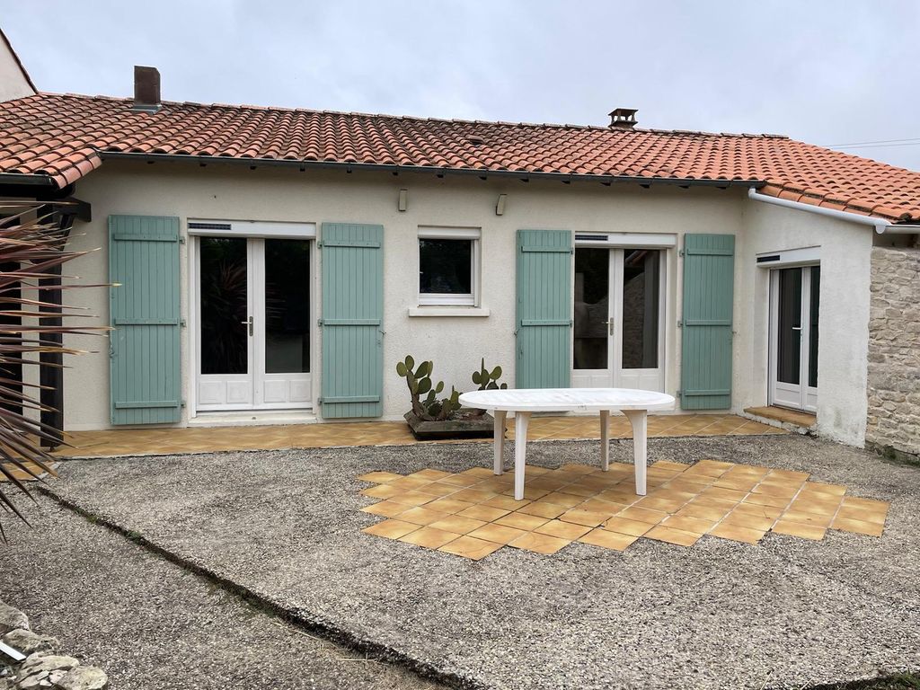 Achat maison à vendre 3 chambres 142 m² - La Rochénard