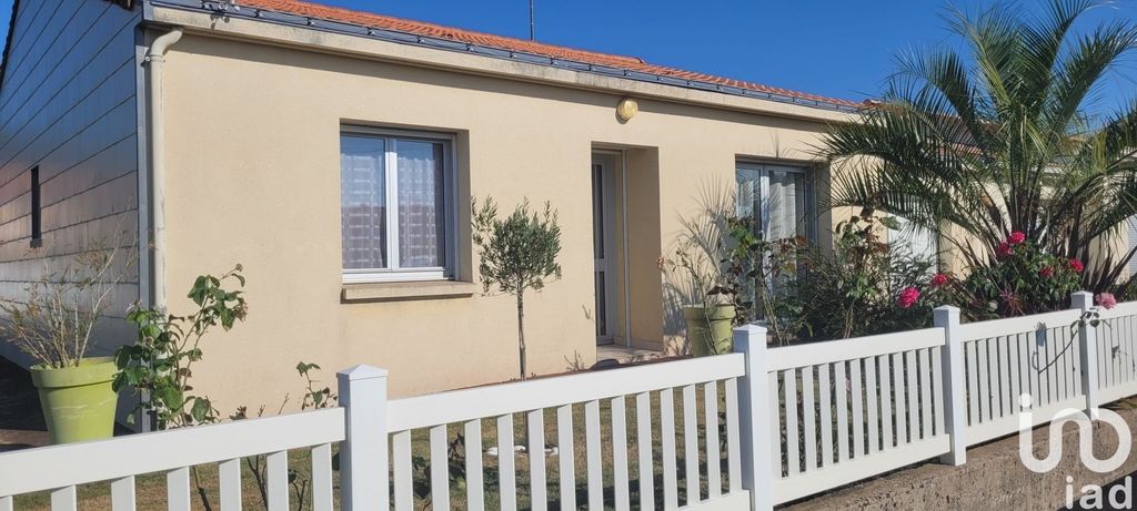 Achat maison à vendre 2 chambres 98 m² - La Ferrière