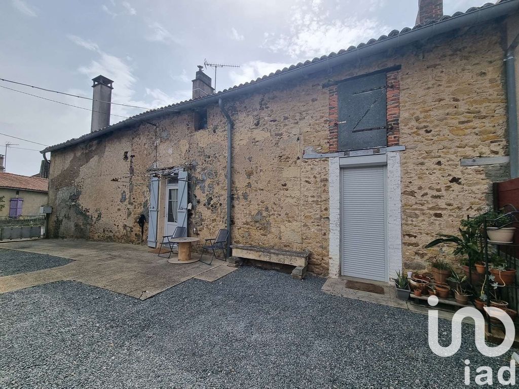 Achat maison à vendre 3 chambres 117 m² - La Ferrière-en-Parthenay