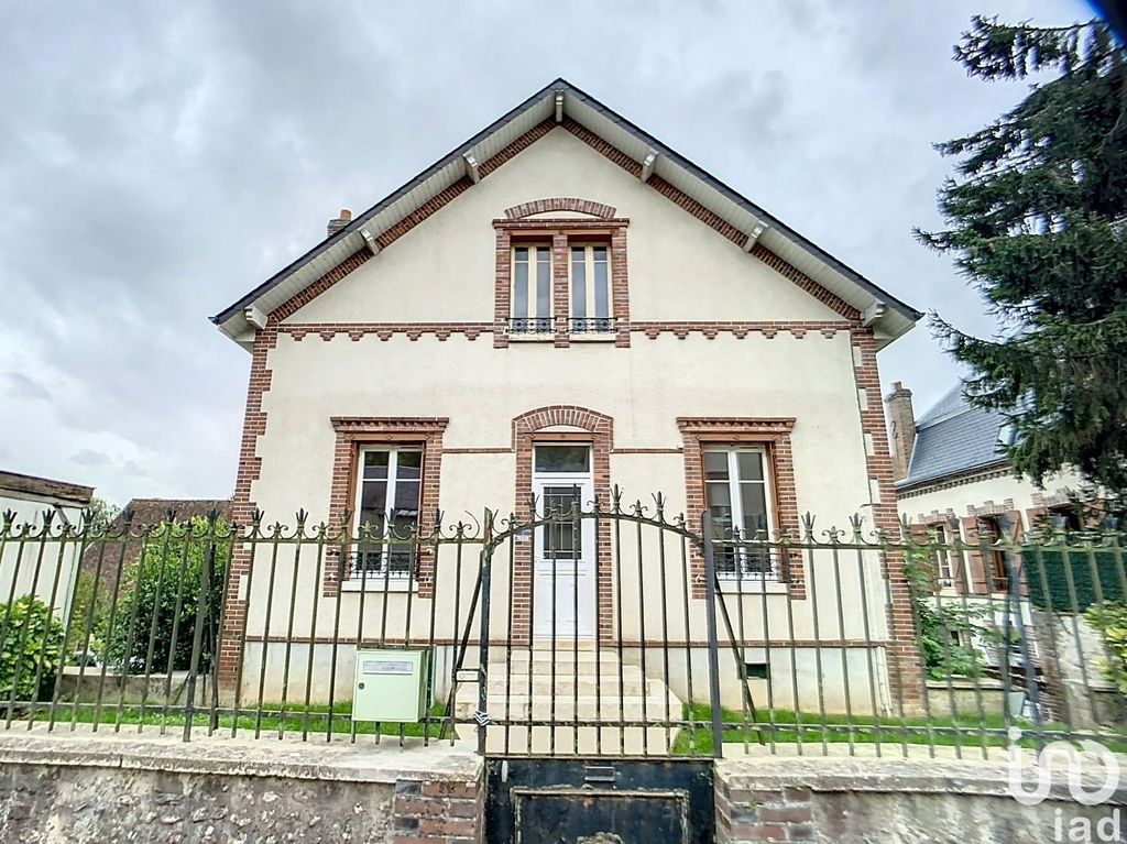 Achat maison à vendre 2 chambres 94 m² - Château-Renard