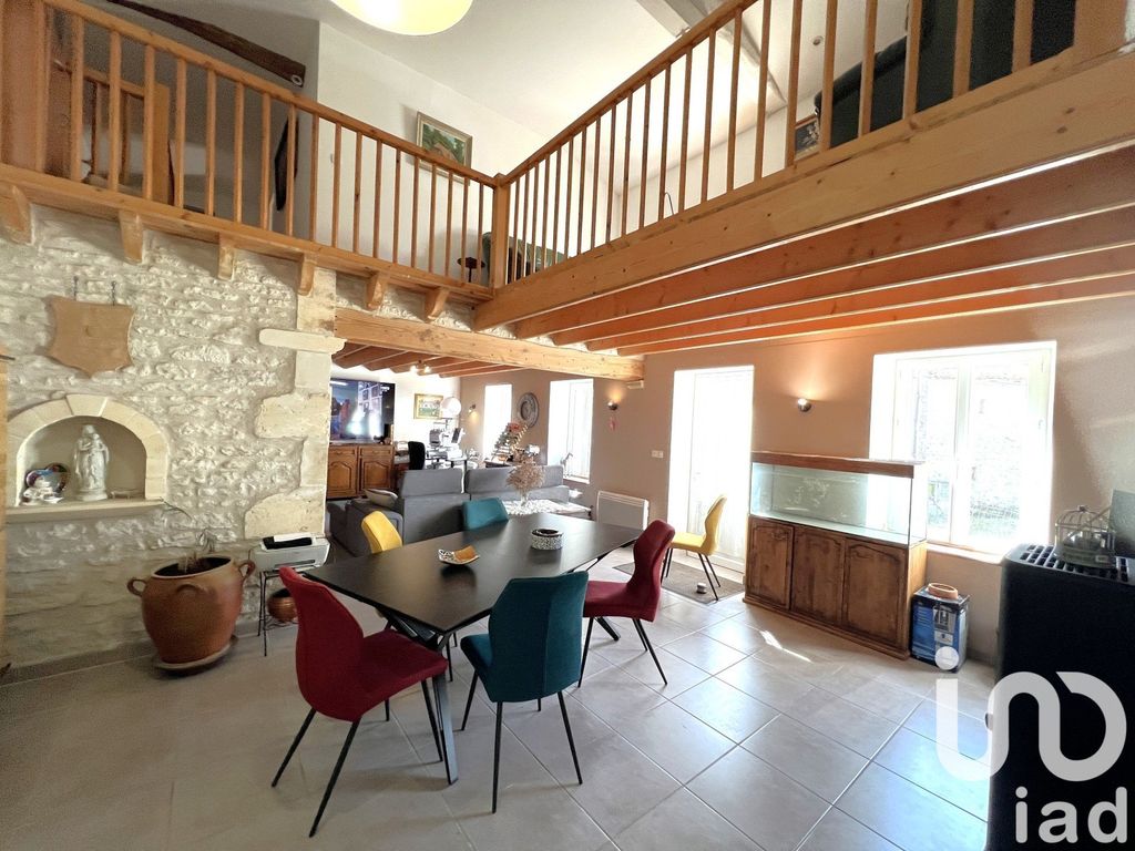 Achat maison à vendre 3 chambres 172 m² - Saint-Aubin-de-Blaye