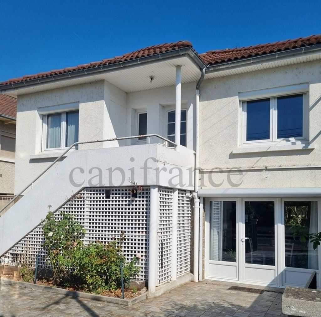 Achat maison à vendre 2 chambres 101 m² - Brive-la-Gaillarde