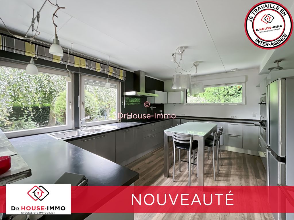 Achat maison à vendre 6 chambres 233 m² - Saint-Saulve