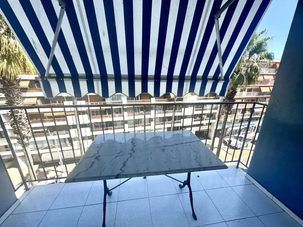 Achat appartement à vendre 4 pièces 65 m² - Cagnes-sur-Mer