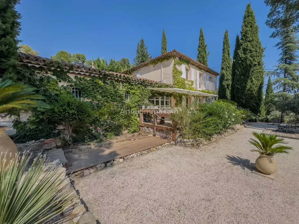 Achat maison à vendre 4 chambres 166 m² - Draguignan