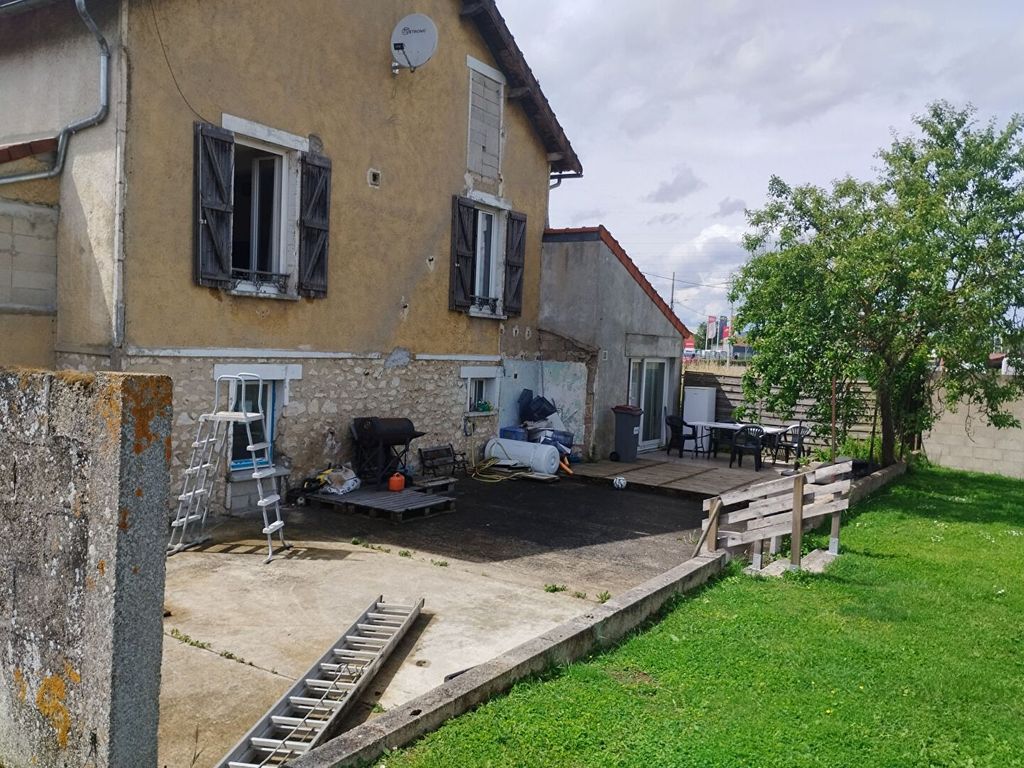 Achat maison à vendre 4 chambres 110 m² - Varennes-sur-Seine