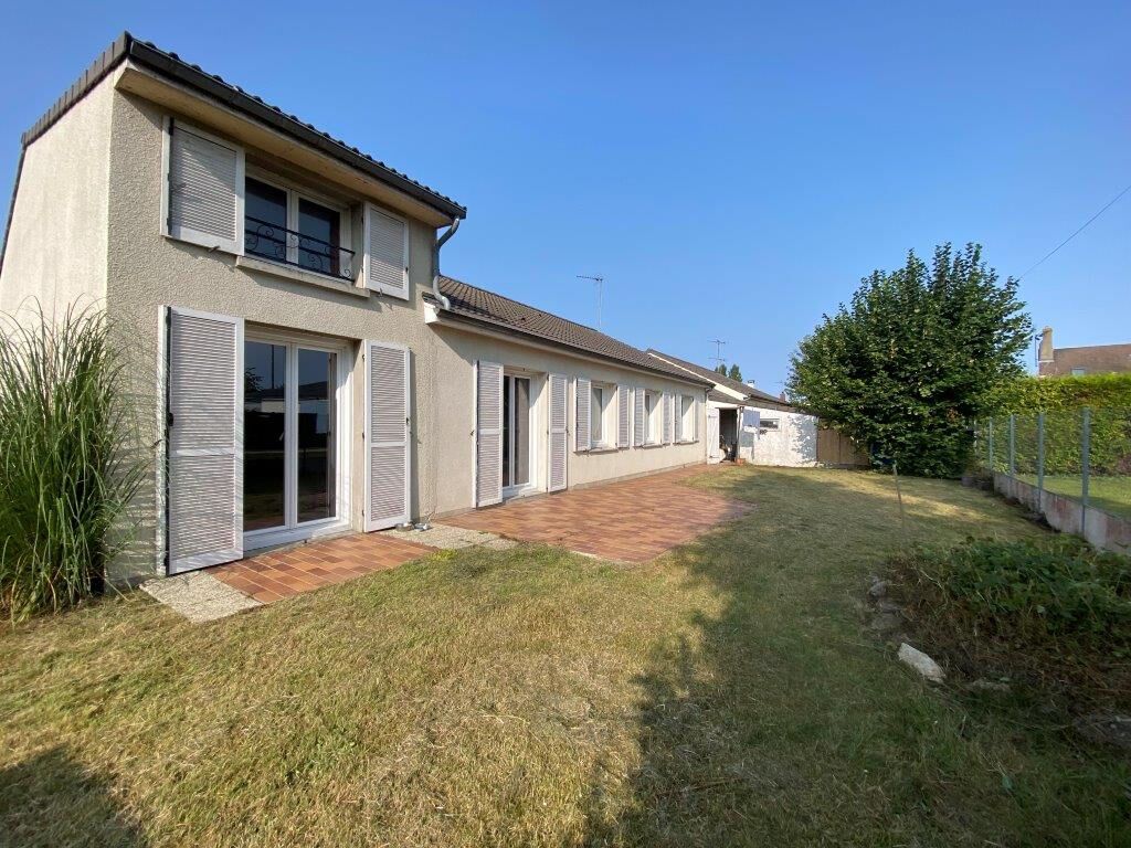 Achat maison à vendre 3 chambres 124 m² - Neuville-aux-Bois