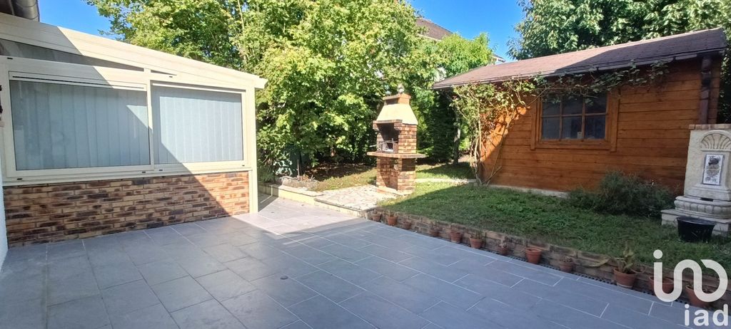 Achat maison à vendre 5 chambres 130 m² - Ollainville