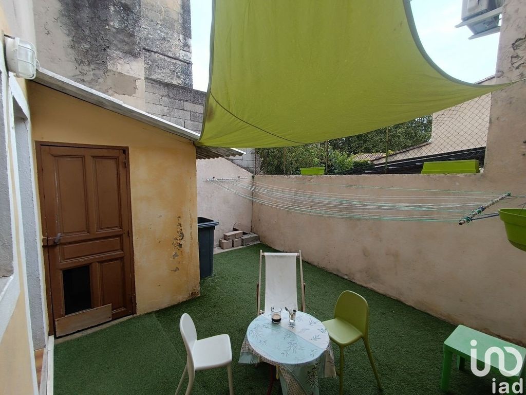 Achat maison à vendre 2 chambres 95 m² - Montfrin