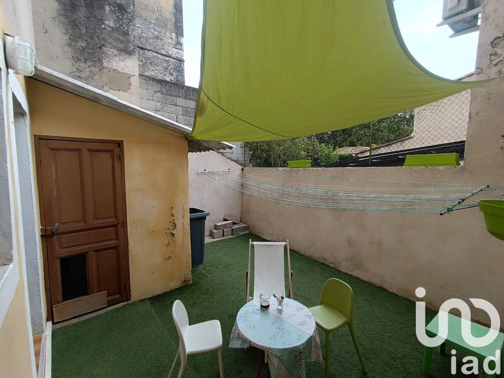 Achat maison à vendre 2 chambres 95 m² - Montfrin