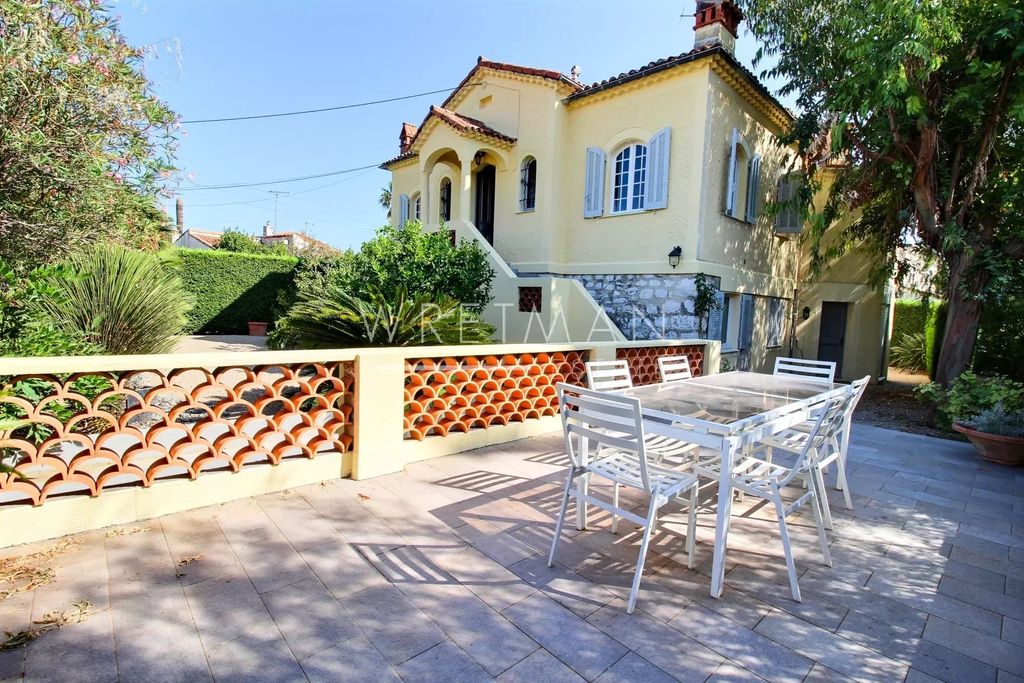 Achat maison à vendre 4 chambres 180 m² - Cagnes-sur-Mer