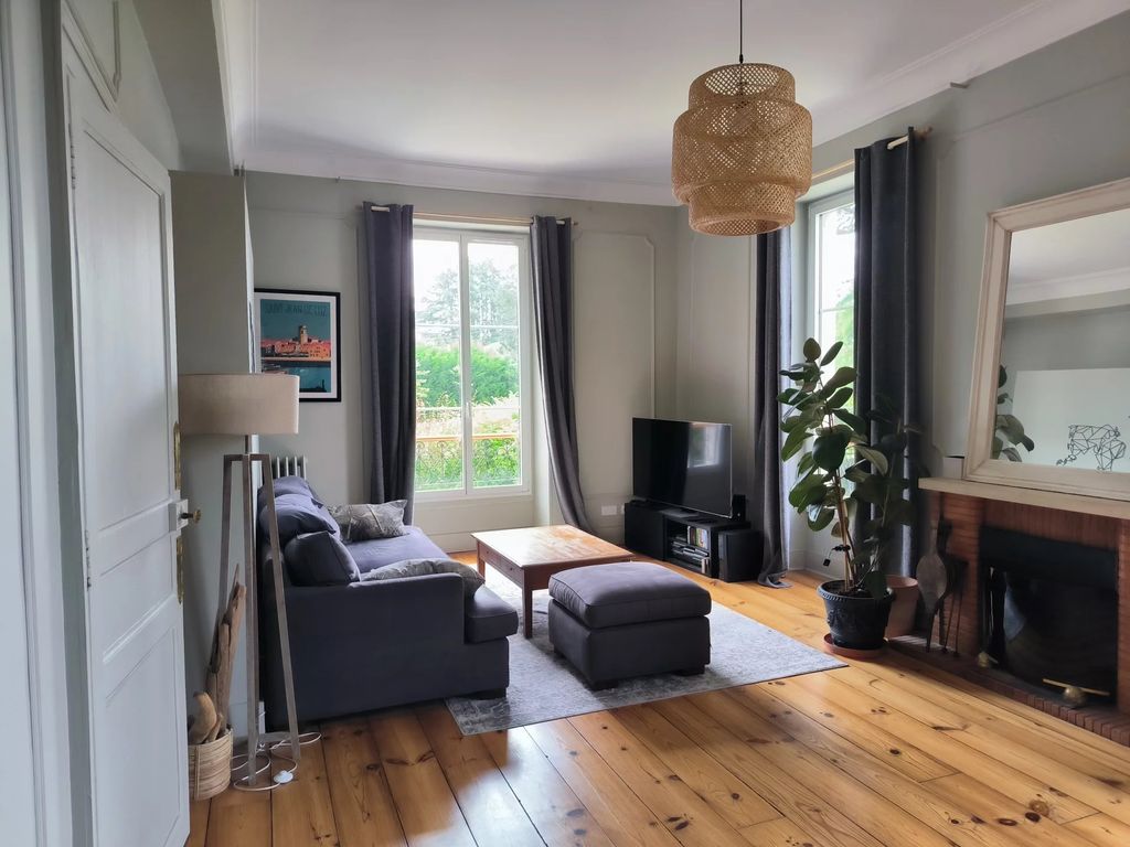 Achat maison à vendre 4 chambres 188 m² - Jurançon