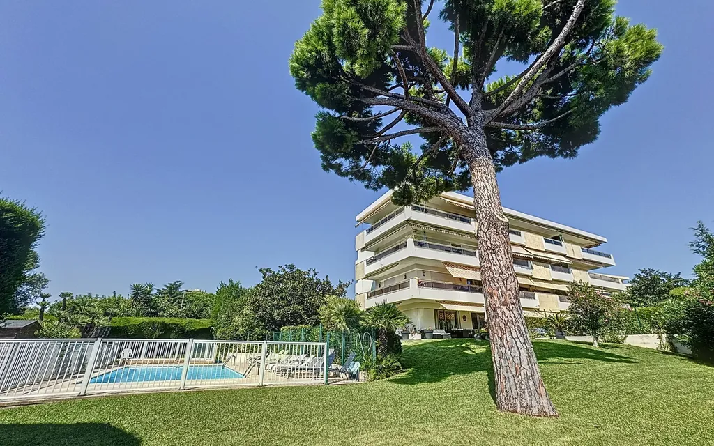 Achat appartement à vendre 3 pièces 77 m² - Antibes