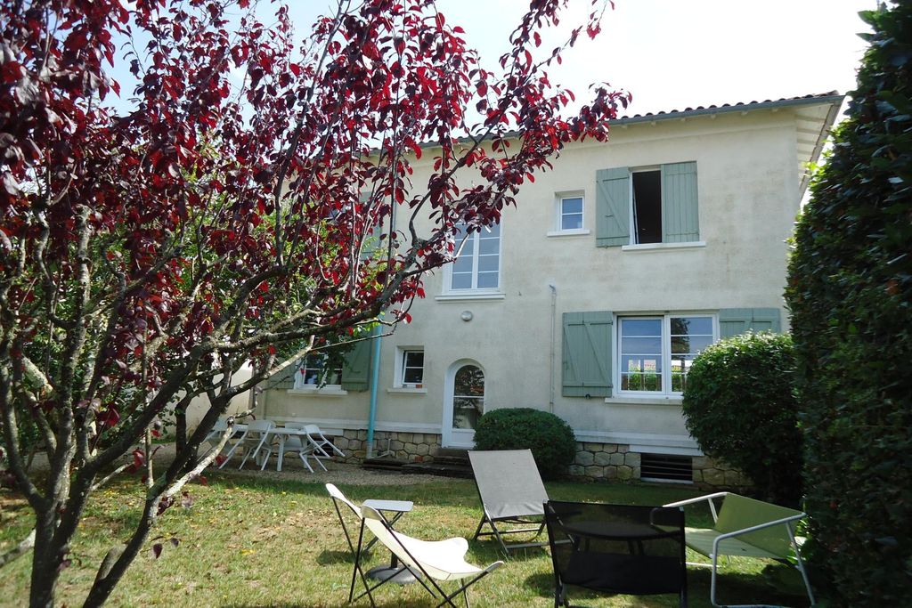 Achat maison à vendre 4 chambres 136 m² - Saint-Georges-de-Didonne