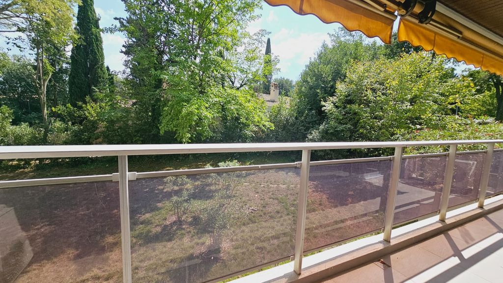 Achat appartement à vendre 6 pièces 136 m² - Aix-en-Provence