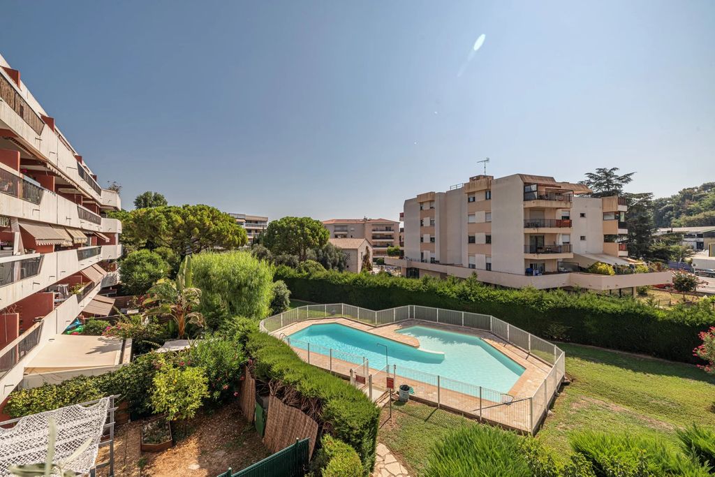 Achat appartement à vendre 3 pièces 69 m² - Cagnes-sur-Mer