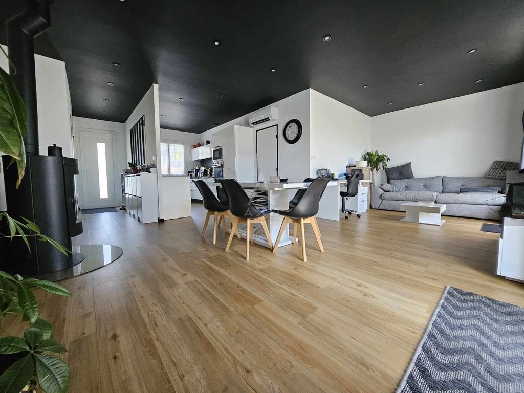 Achat maison à vendre 3 chambres 105 m² - Saint-Vital