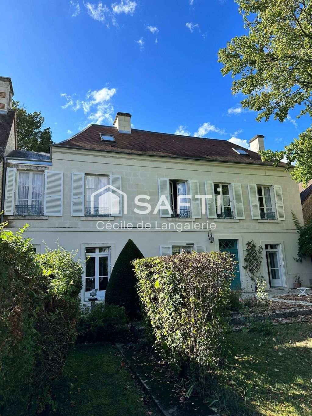 Achat maison à vendre 5 chambres 234 m² - Azay-le-Ferron