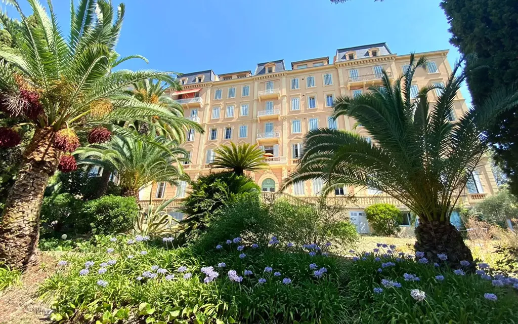 Achat appartement à vendre 3 pièces 75 m² - Grasse