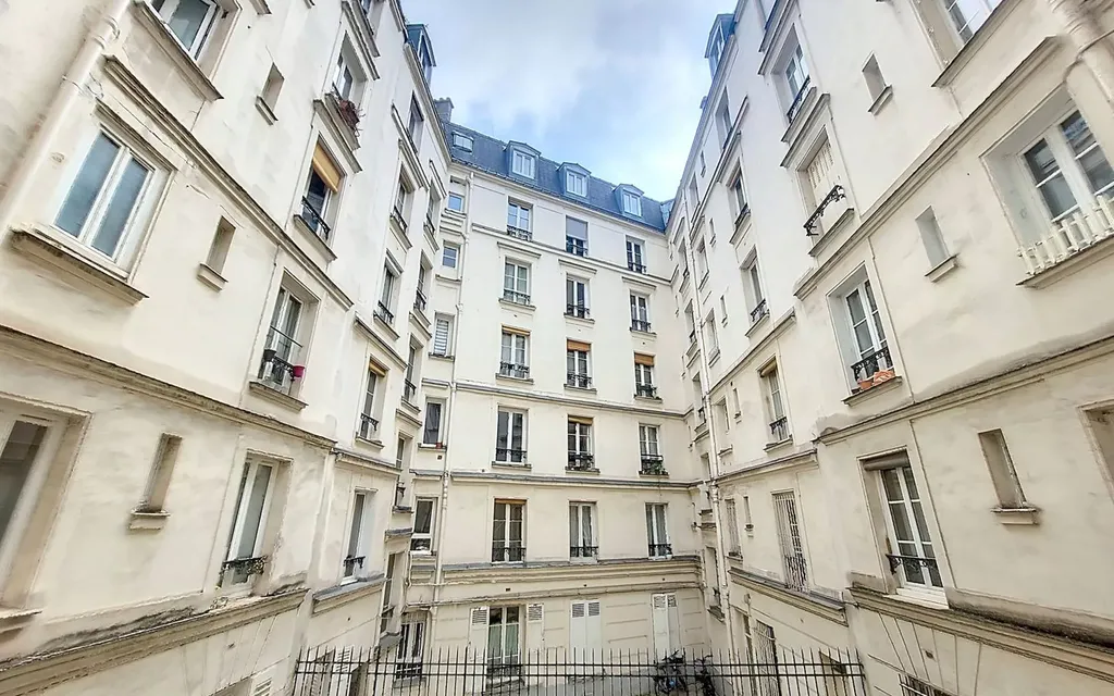 Achat appartement à vendre 2 pièces 32 m² - Paris 18ème arrondissement