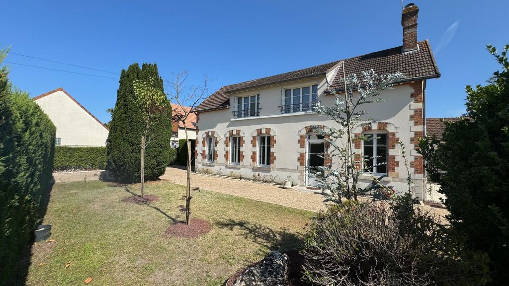 Achat maison à vendre 3 chambres 177 m² - Romorantin-Lanthenay