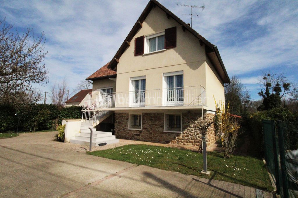 Achat maison à vendre 4 chambres 145 m² - Ozouer-le-Voulgis