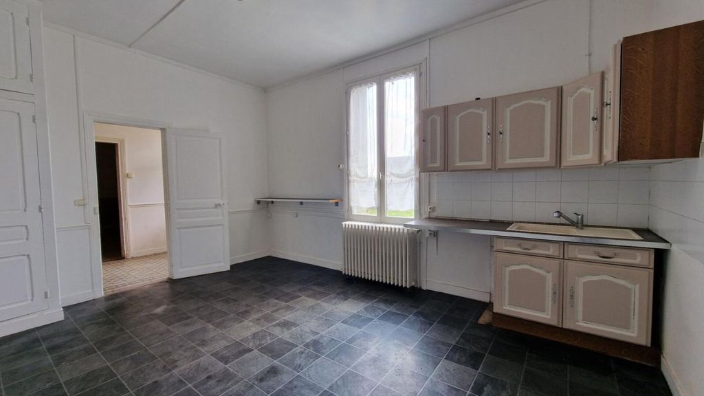 Achat maison à vendre 5 chambres 143 m² - Compiègne