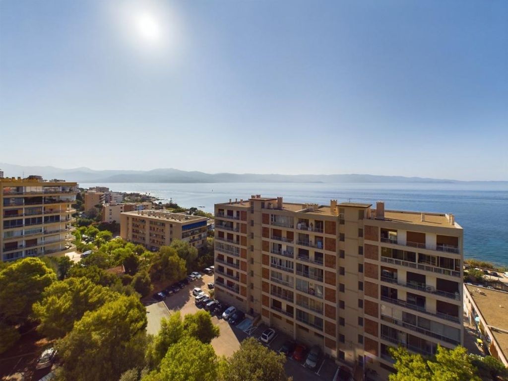 Achat appartement à vendre 3 pièces 101 m² - Ajaccio