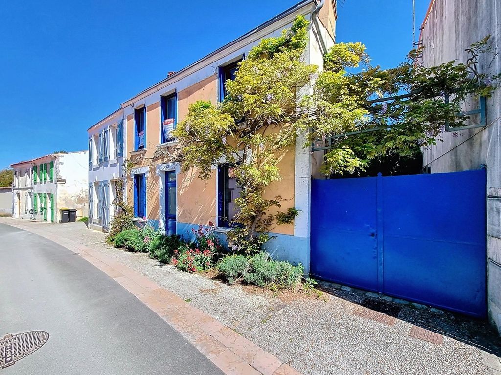 Achat maison à vendre 5 chambres 210 m² - La Rochelle