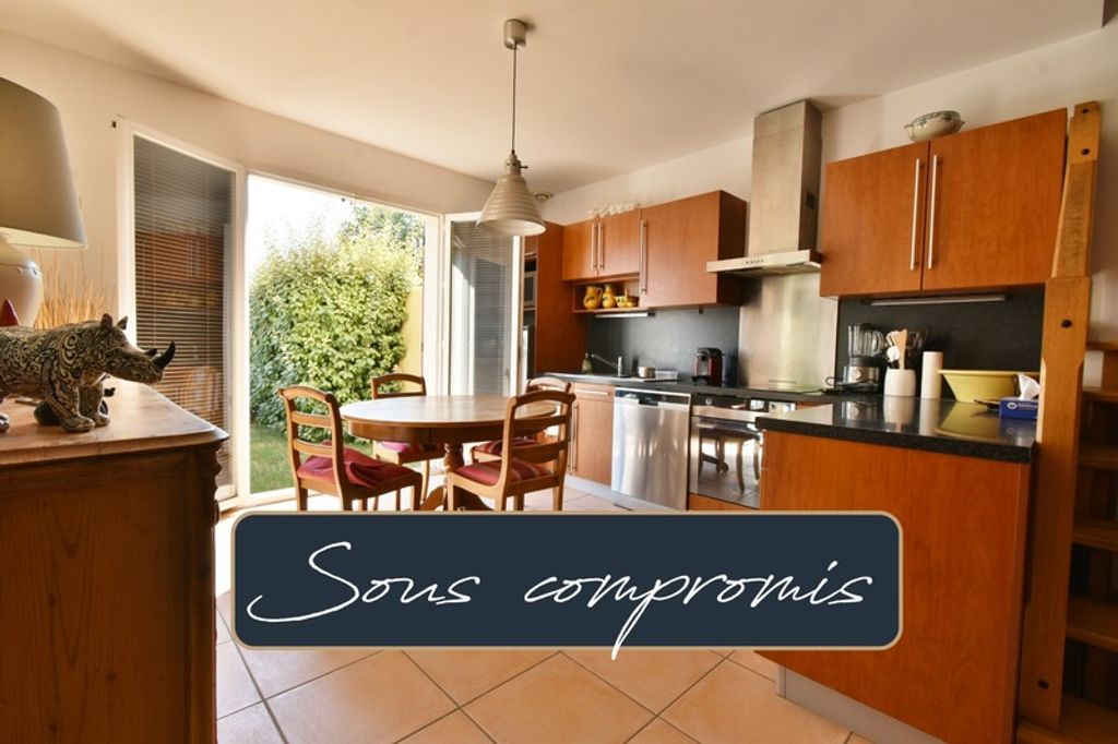 Achat maison à vendre 3 chambres 74 m² - Saint-Cannat