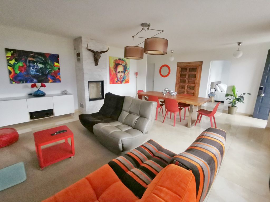 Achat maison à vendre 4 chambres 148 m² - Saint-Martin-de-Seignanx