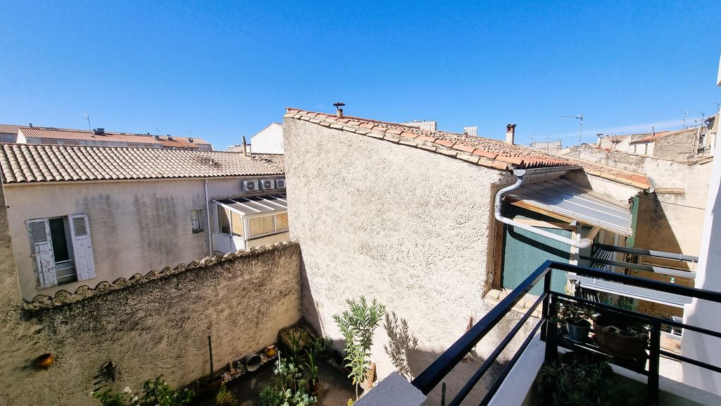 Achat appartement à vendre 5 pièces 116 m² - Nîmes