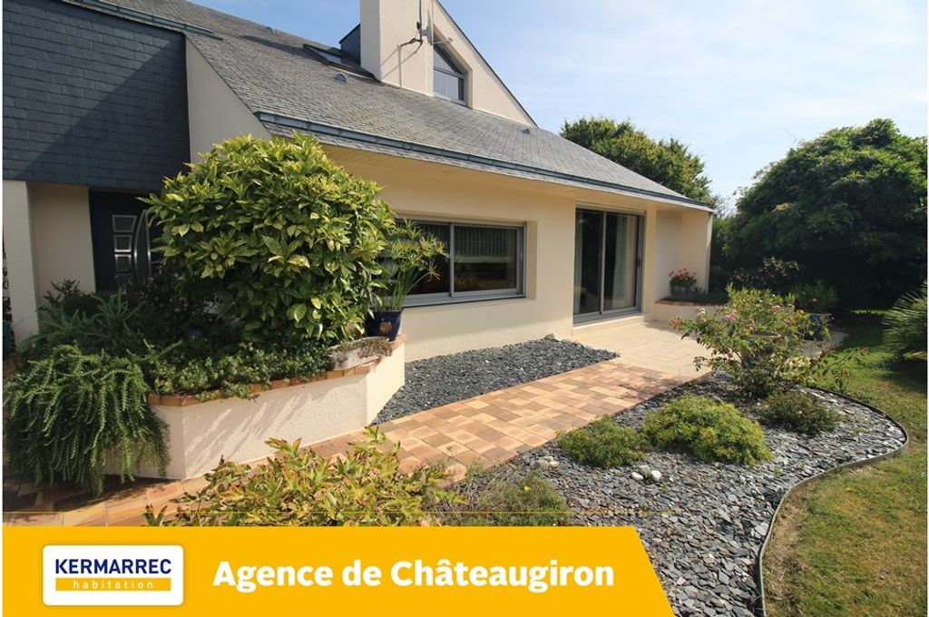 Achat maison à vendre 5 chambres 172 m² - Châteaugiron