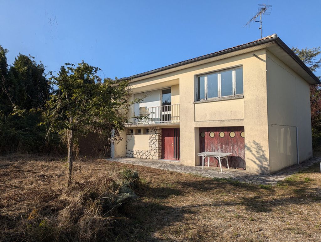 Achat maison à vendre 2 chambres 83 m² - Gensac-la-Pallue