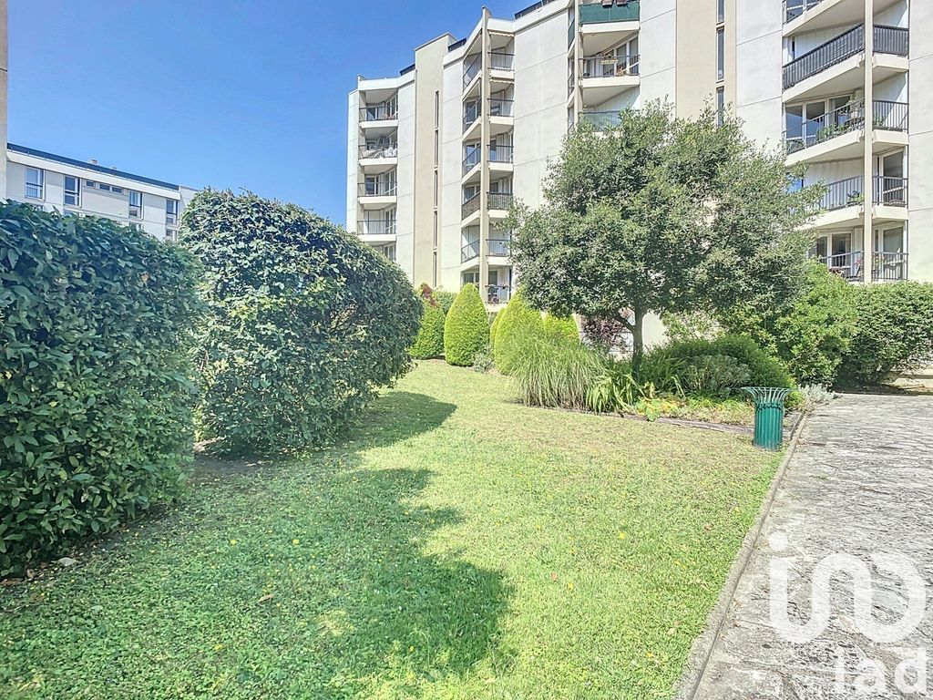 Achat appartement à vendre 3 pièces 67 m² - Courbevoie