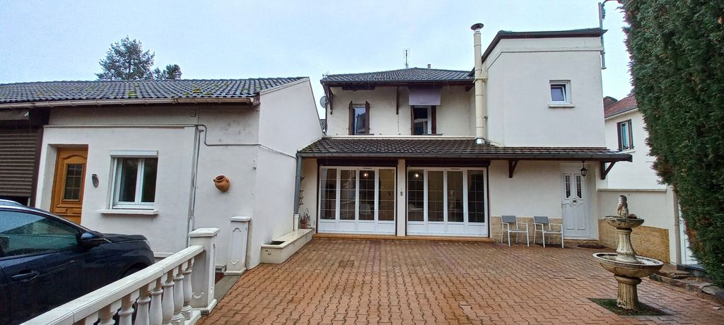 Achat maison à vendre 5 chambres 164 m² - Roanne